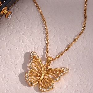 Elegant Hollow out Zircon Butterfly Necklace
